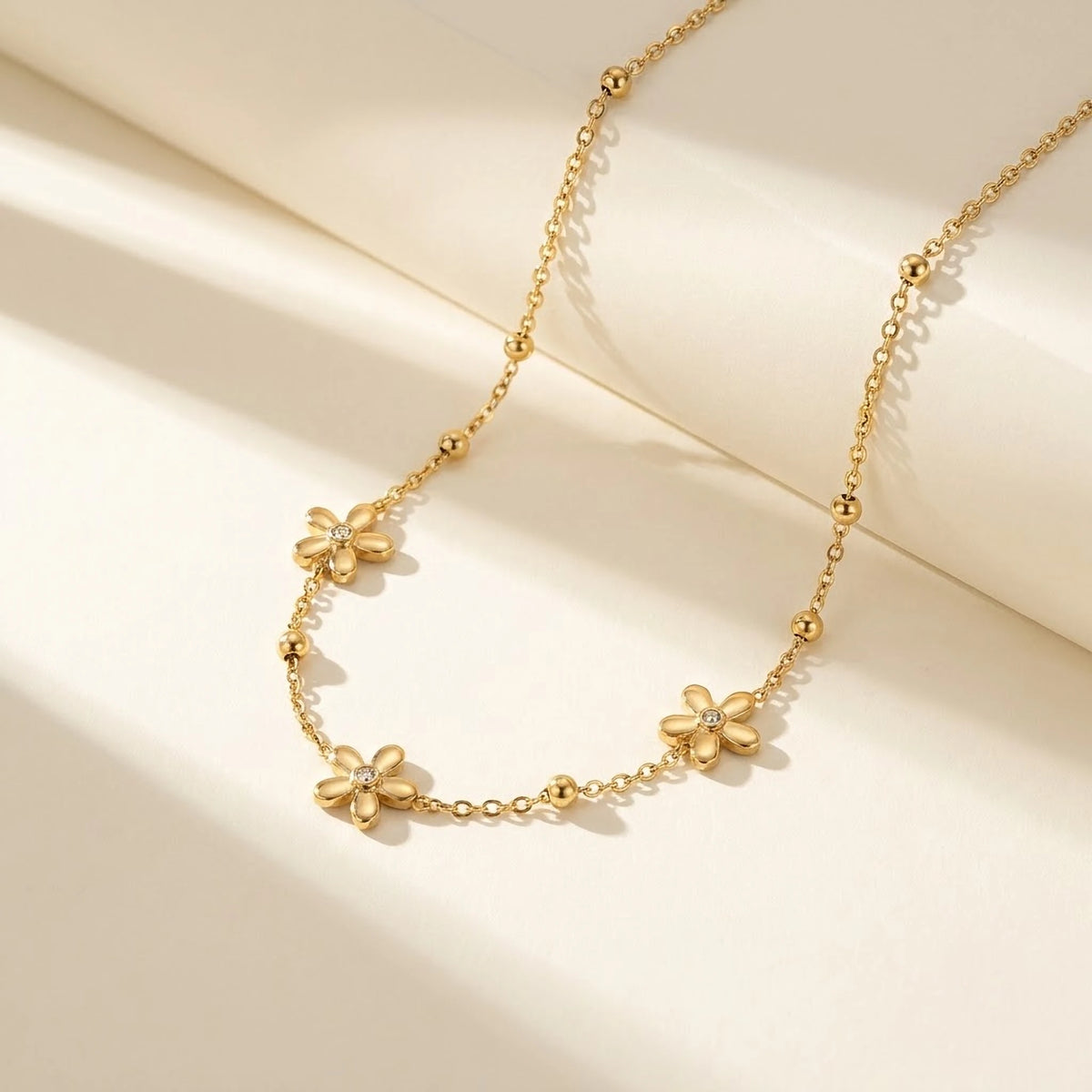 Golden Daisy Trio Station Chain