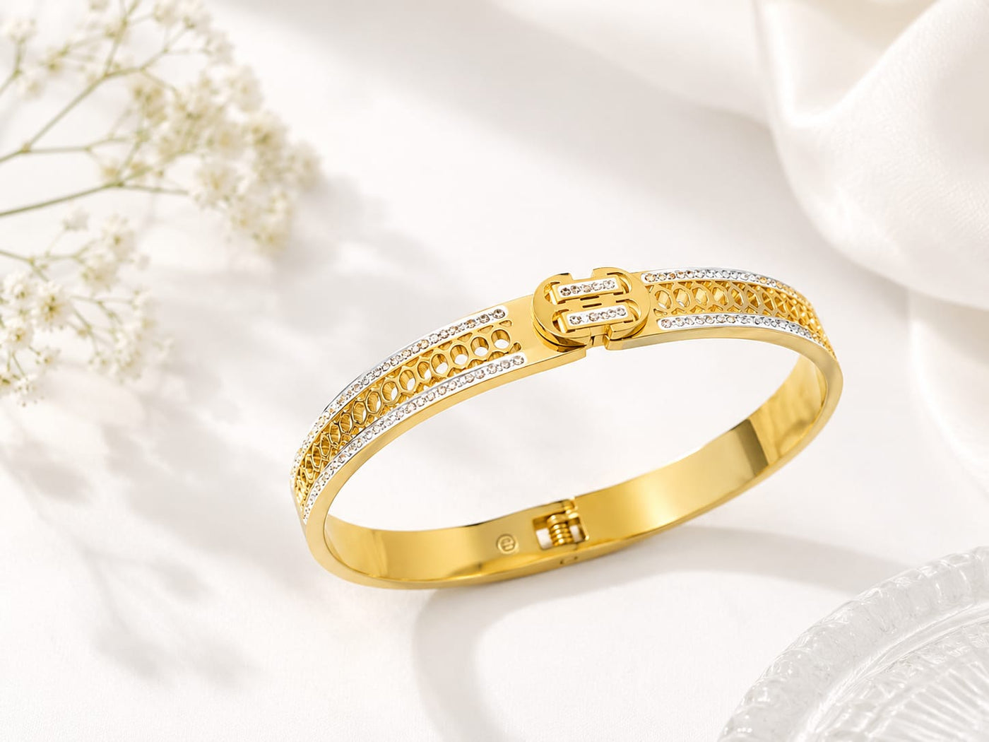Luxury Gold Cutout Lattice Band & Pave CZ Crystal Oval Hinged Bracelet - Image 2