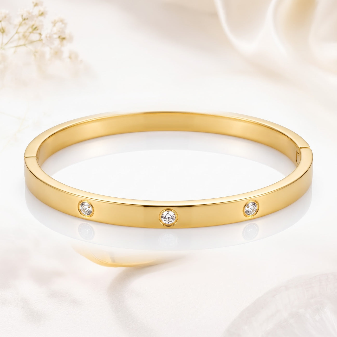 Classic Screw-Motif Style 3-Stone Bezel Gold Oval Bracelet