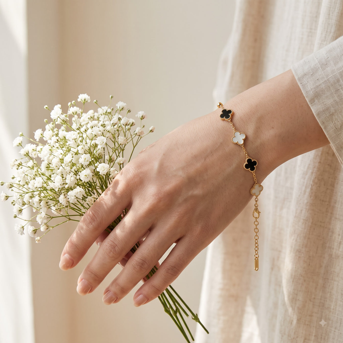 Five-Motif Alternating Clover Bracelet - Image 3