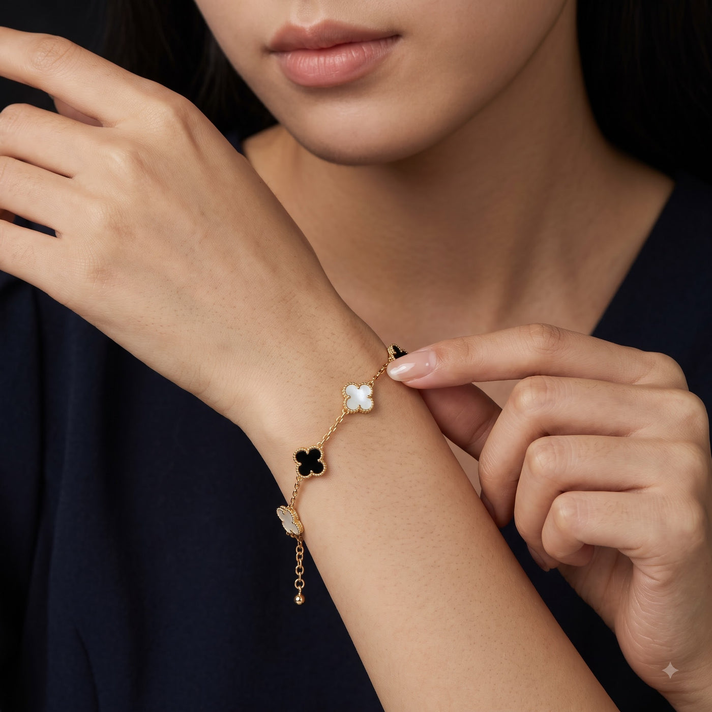 Five-Motif Alternating Clover Bracelet - Image 4