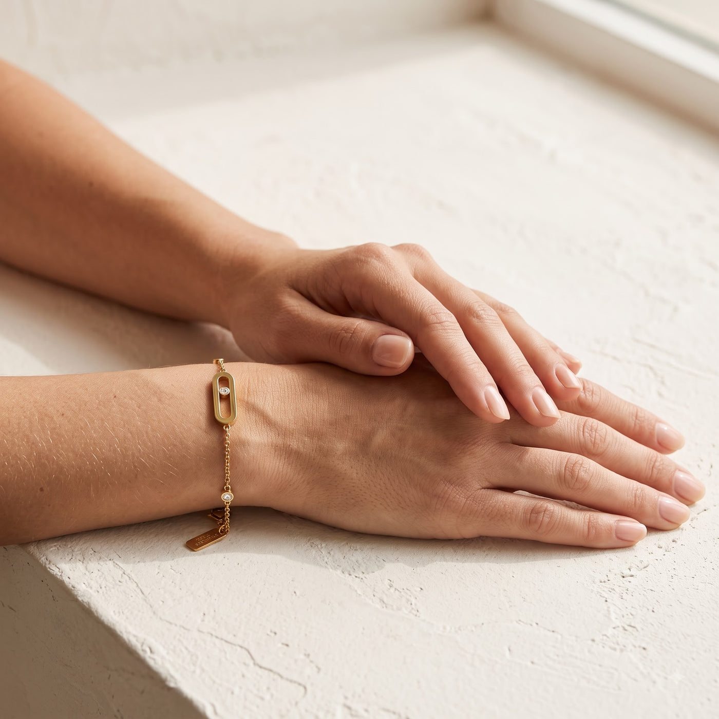 Minimalist Golden Move Oval Frame Floating Crystal Station Bracelet - Image 2